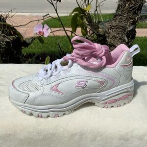 NEW Skechers Women's D'Lites - Chromatic Pink and White Sneakers Sz 6.5